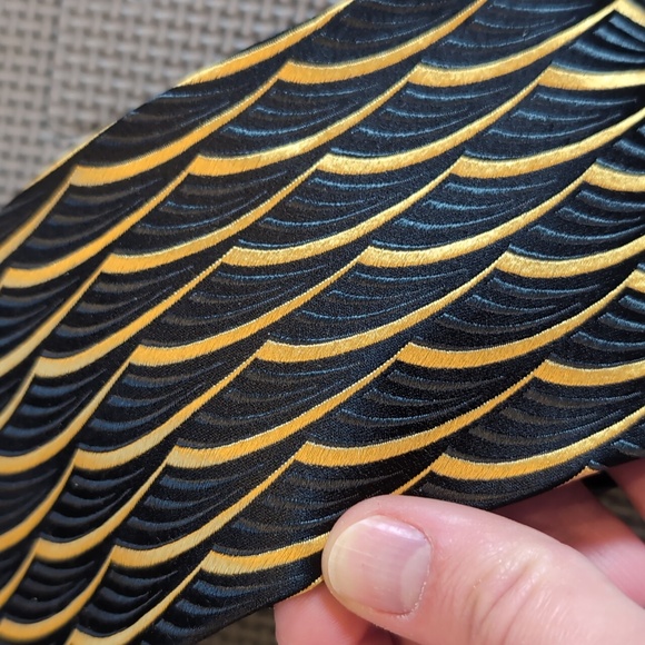 DeSantis Collection silk Tie - Picture 5 of 7